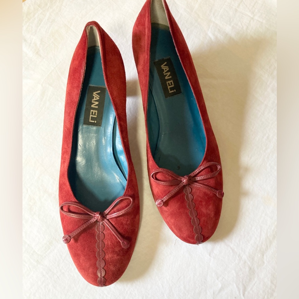 Van Eli burgundy red suede low heel pumps size 10